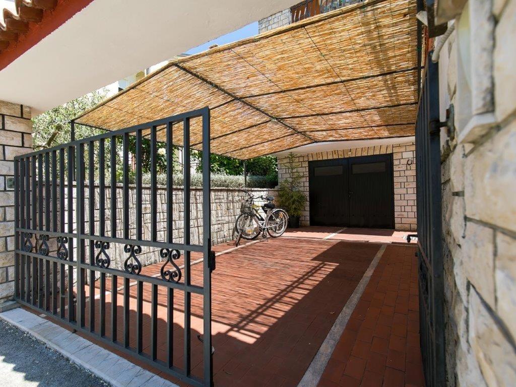 פורץ Apartments Loredana מראה חיצוני תמונה